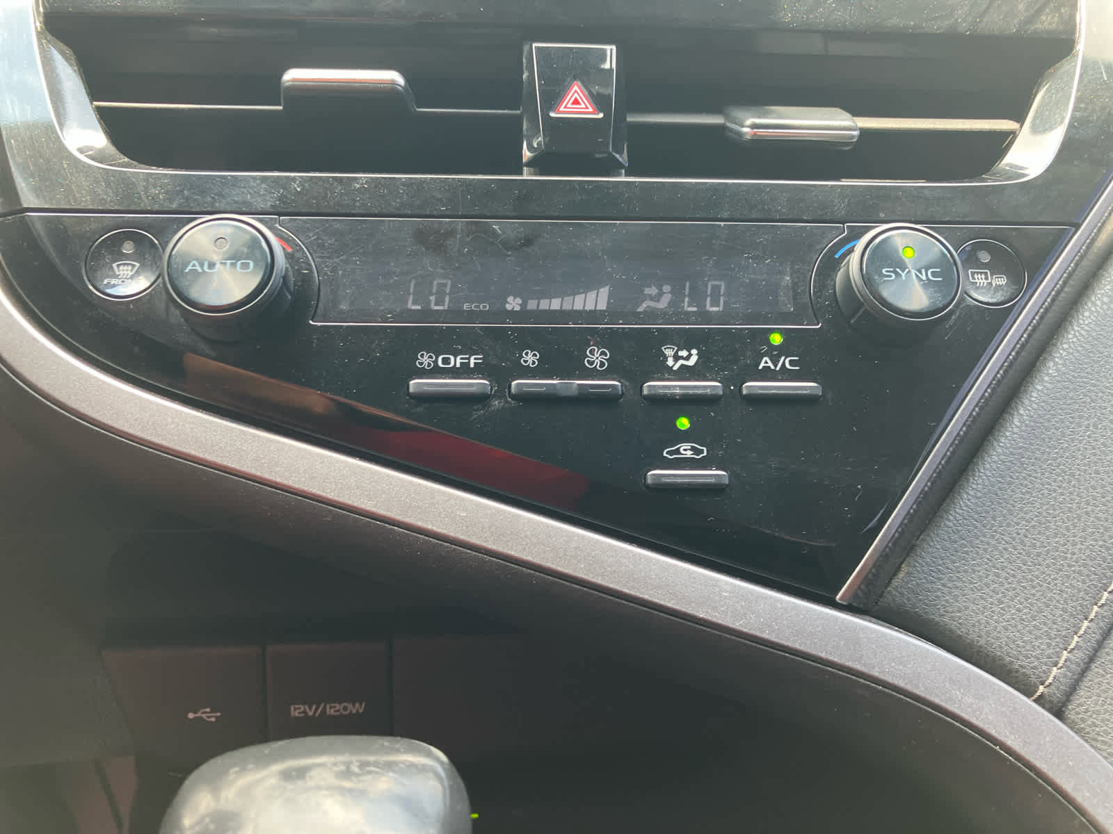 Used 2022 Toyota Camry XSE image 26