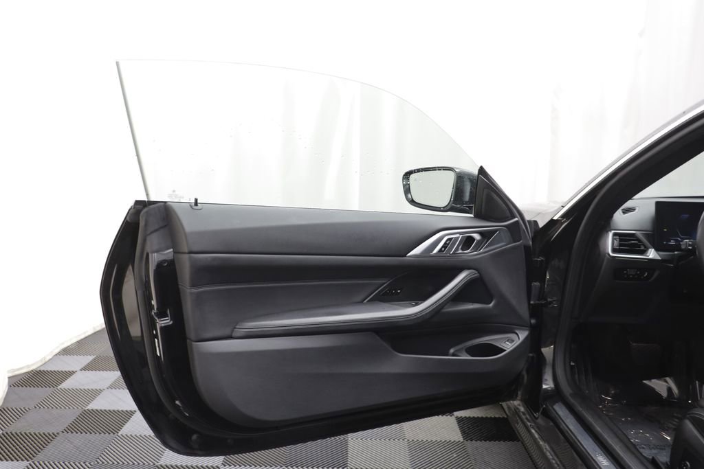 Used 2024 BMW 430i xDrive Coupe w/ Premium Package image 4