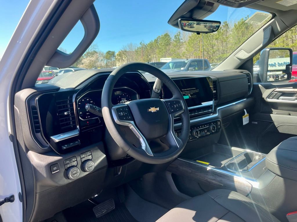 New 2026 Chevrolet Silverado 2500 LTZ w/ LTZ Premium Package AWD/4WD image 12