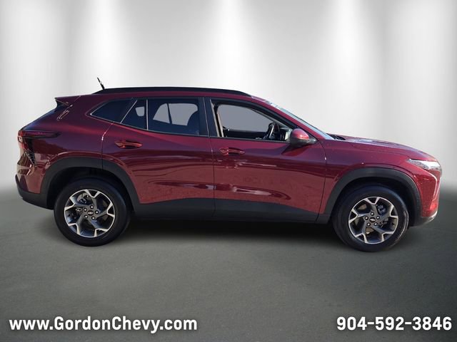 Certified 2025 Chevrolet Trax LT w/ LT Convenience Package image 7