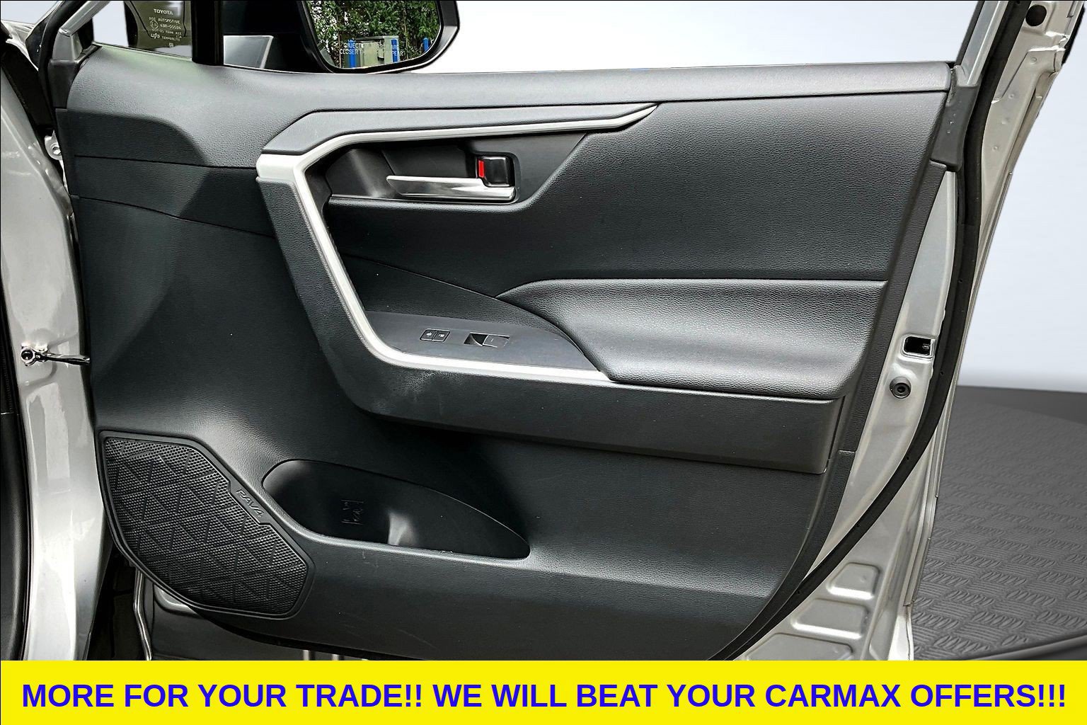 Used 2023 Toyota RAV4 XLE AWD/4WD image 27
