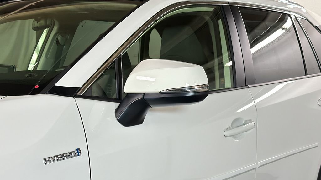 Used 2019 Toyota RAV4 XLE image 5