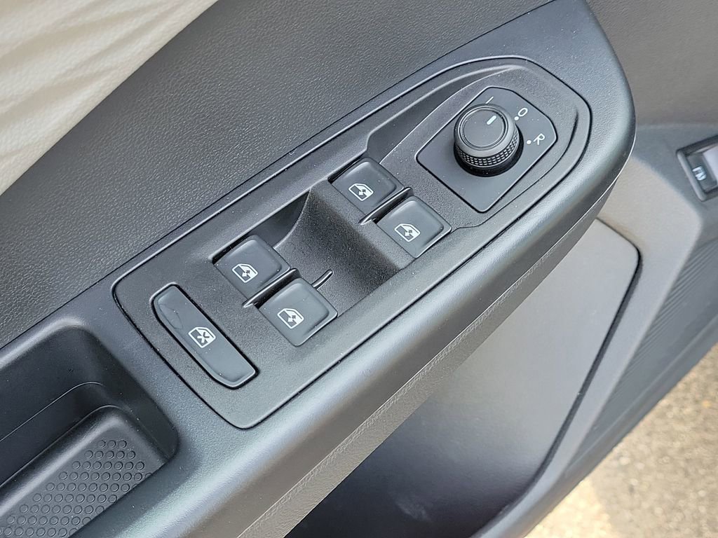 Used 2023 Volkswagen Taos S image 17