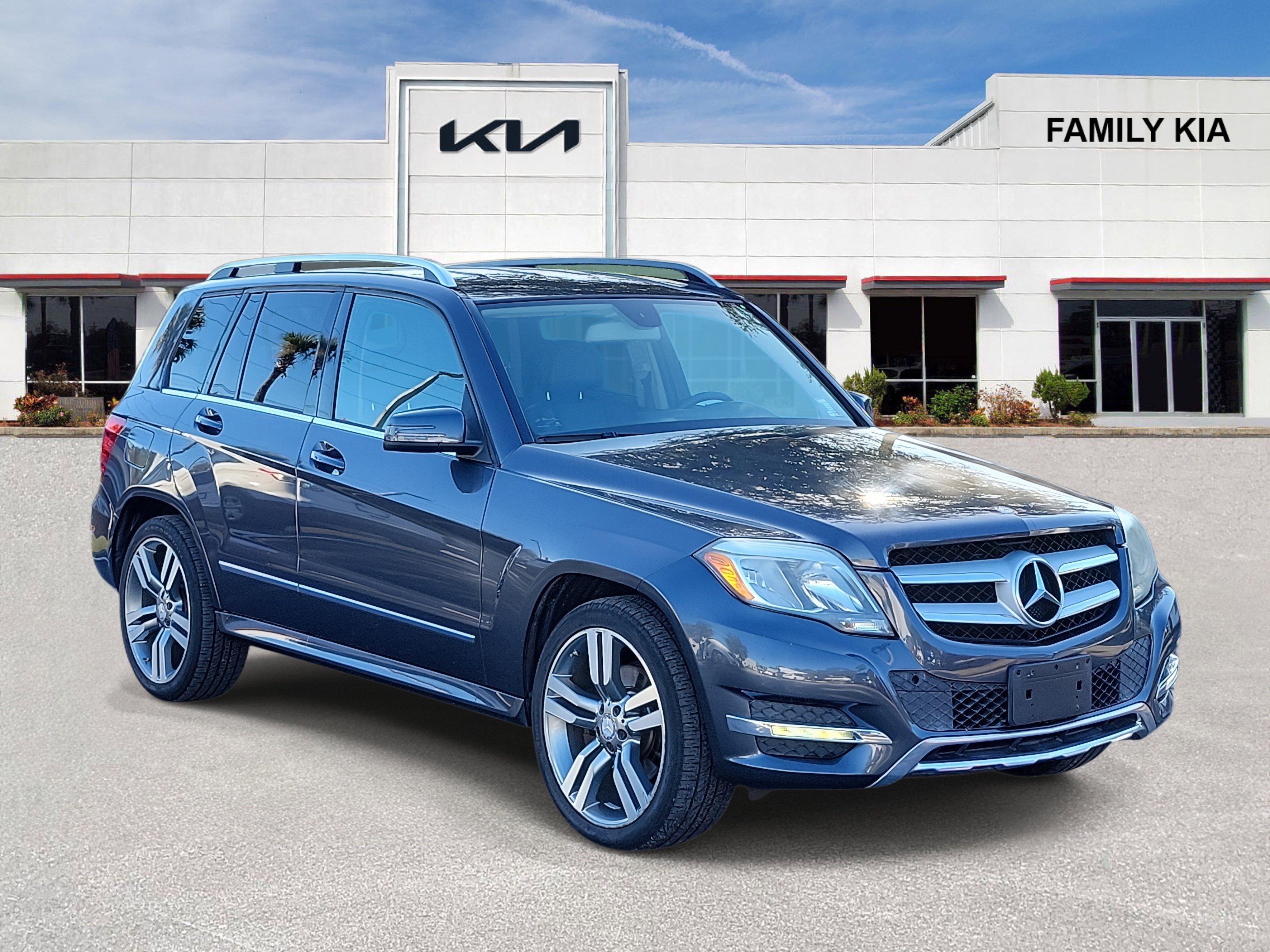 Used 2013 Mercedes-Benz GLK 350 4MATIC image 1