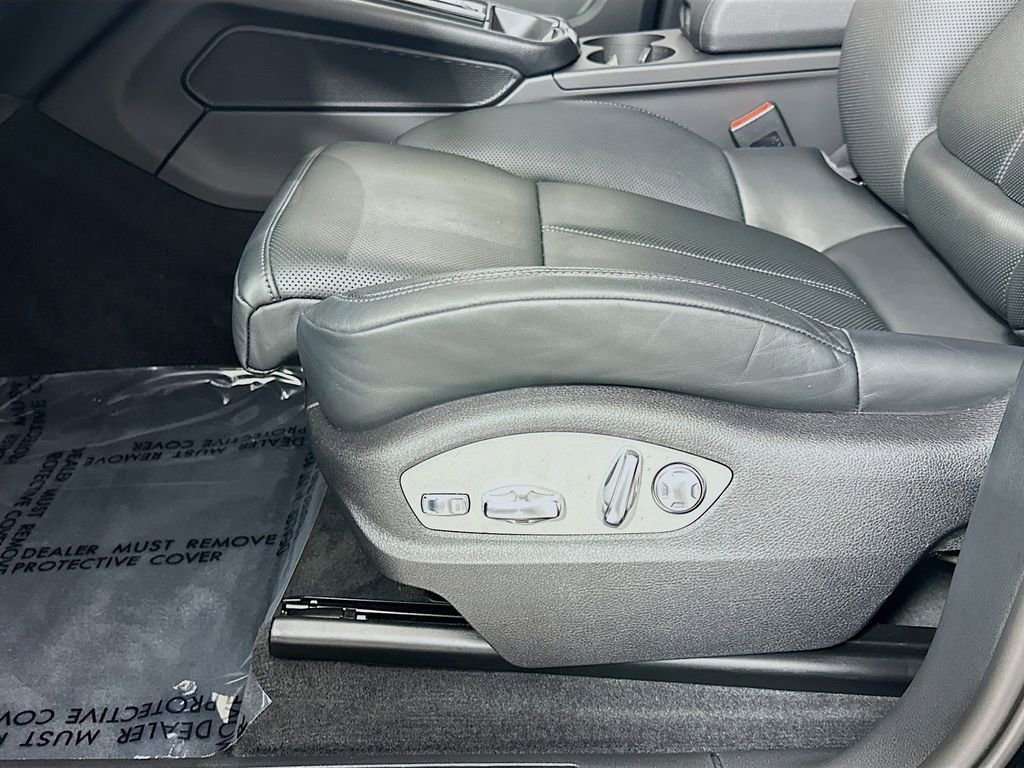 Certified 2024 Porsche Macan image 22