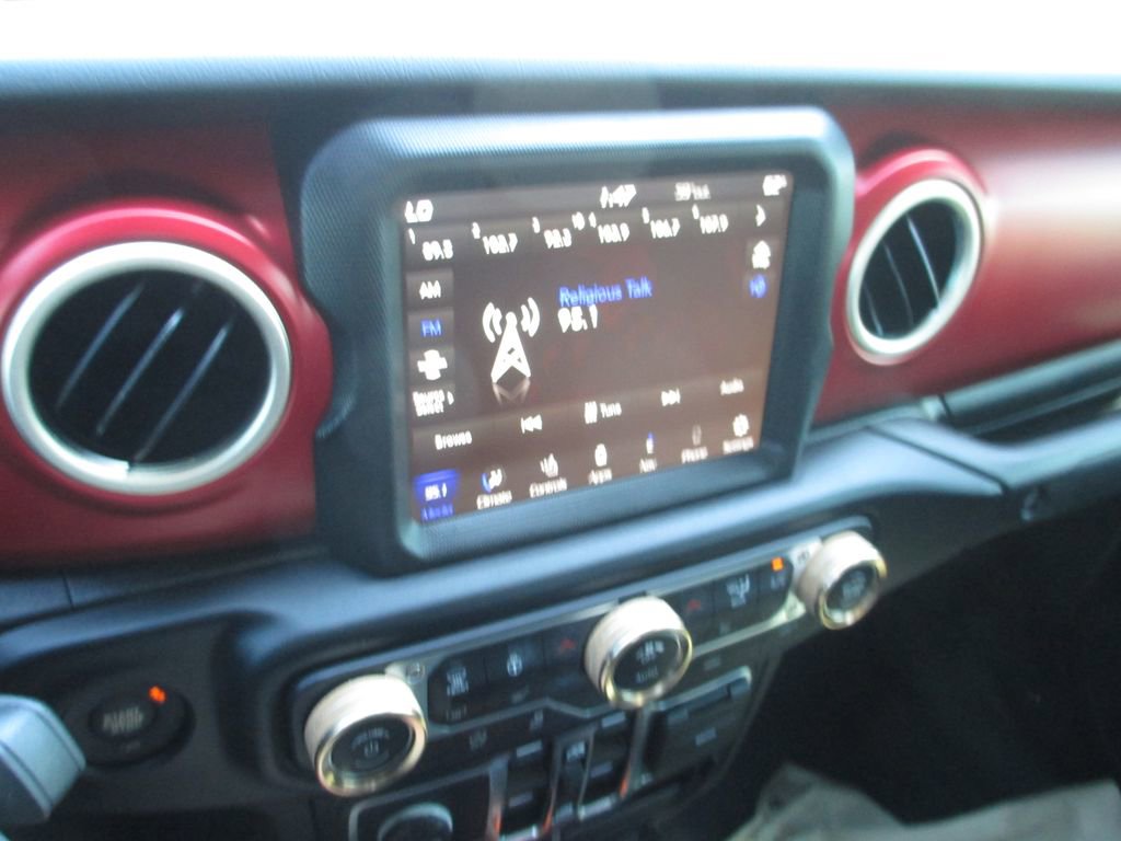 Used 2023 Jeep Gladiator Rubicon w/ Cold Weather Group AWD/4WD image 23