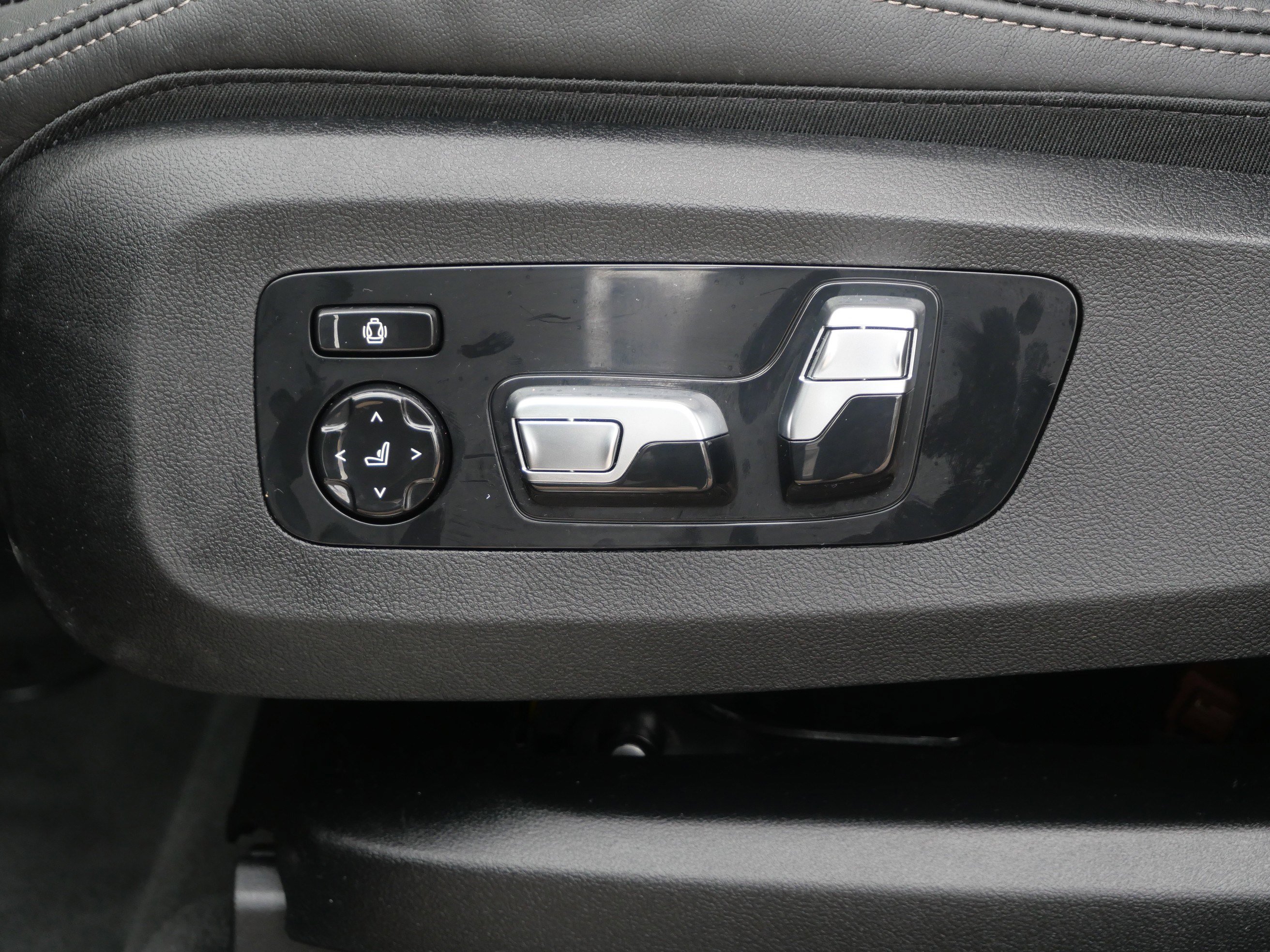 Used 2026 BMW X7 xDrive40i image 14