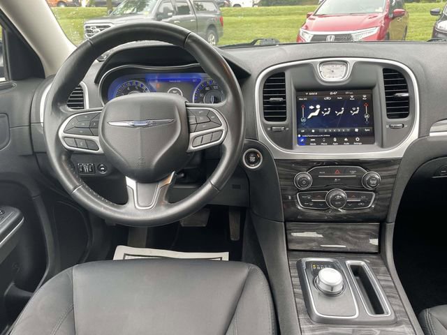 Used 2021 Chrysler 300 Touring w/ Sport Appearance Package RWD image 13