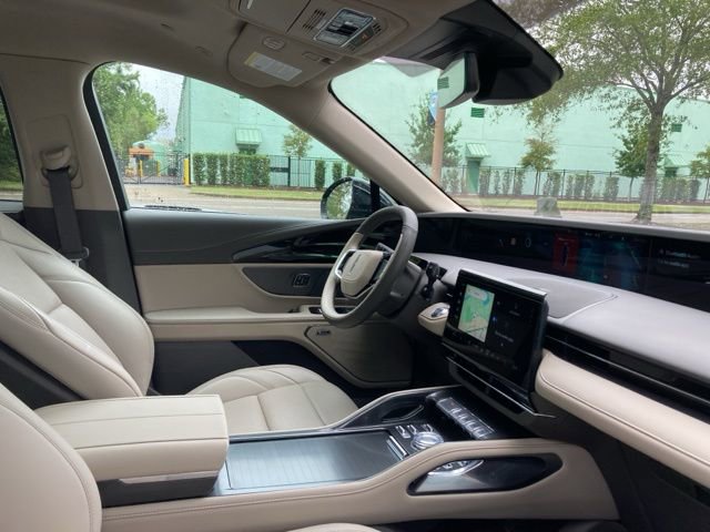 Used 2025 Lincoln Nautilus Premier w/ Equipment Group 102A image 23