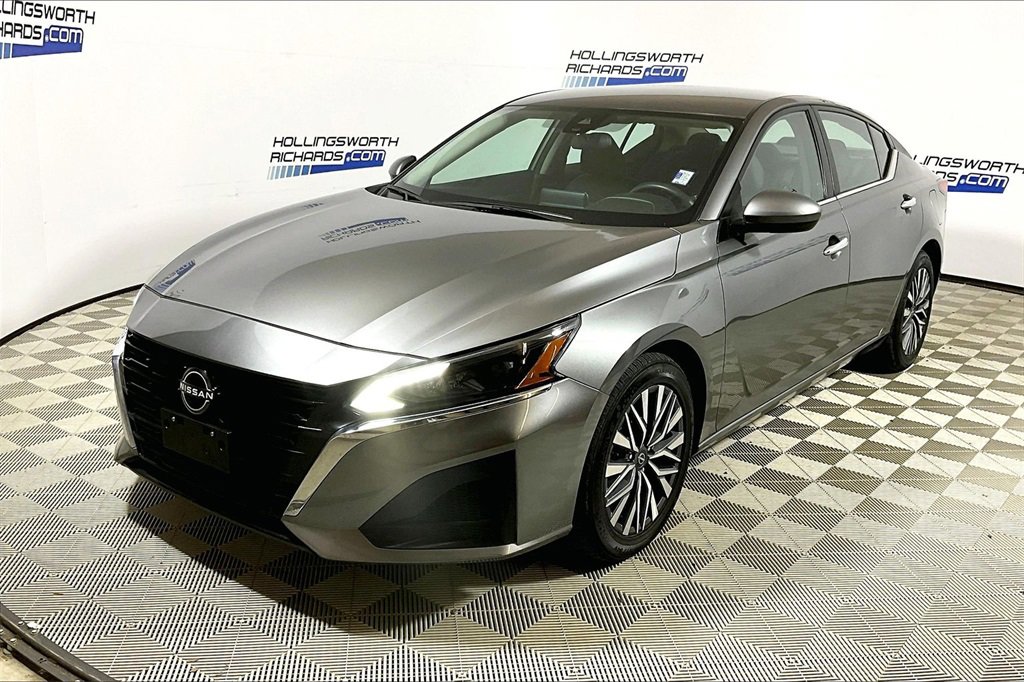 Used 2023 Nissan Altima 2.5 SV
