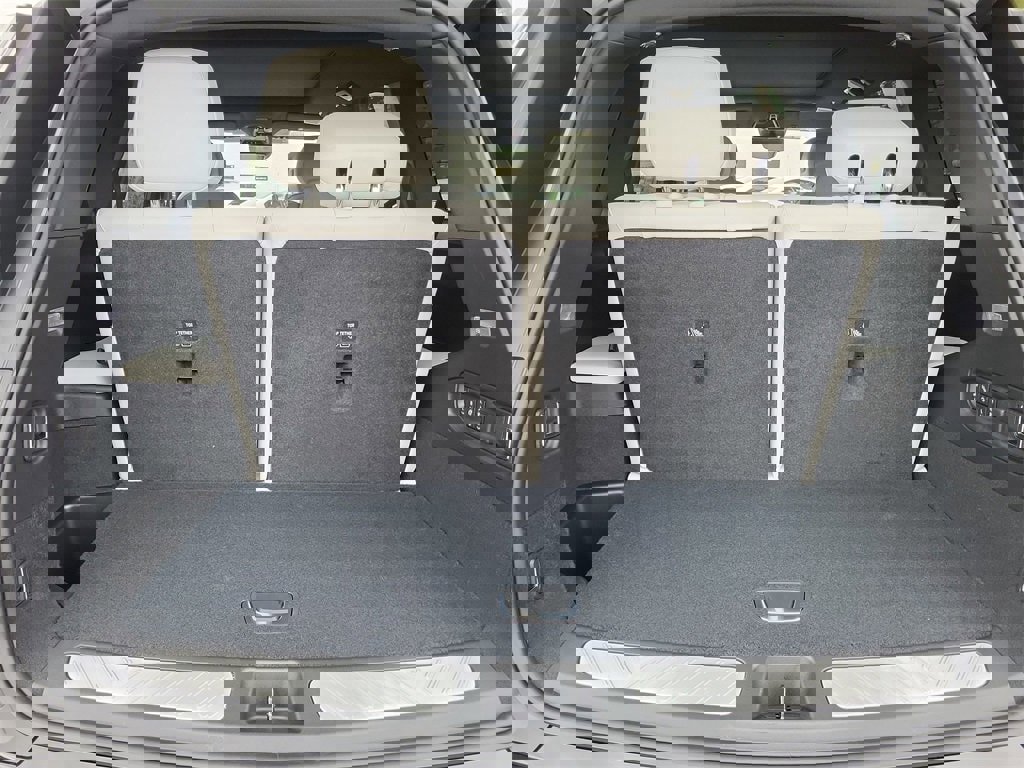 New 2026 Cadillac Vistiq Sport image 25