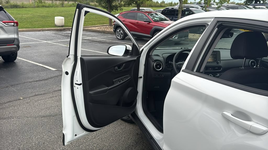 Used 2023 Hyundai Kona SE FWD image 13