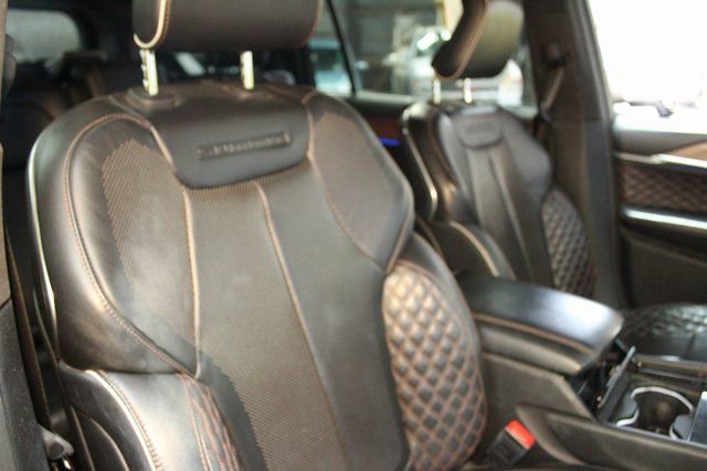 Used 2021 Jeep Grand Cherokee L Summit w/ Luxury Tech Group V image 10