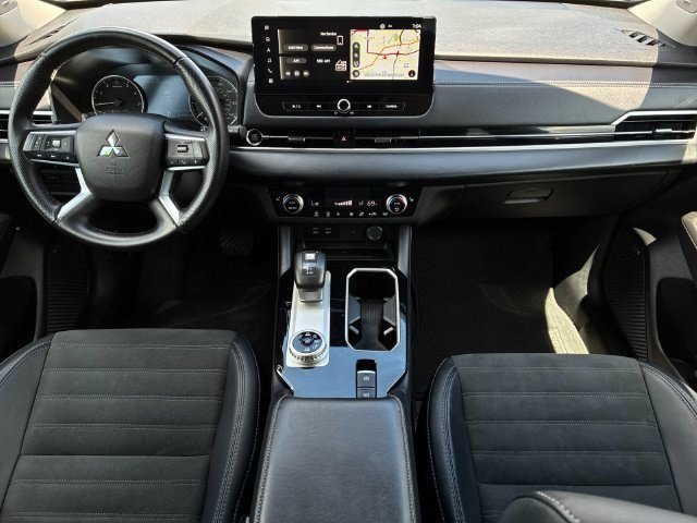 Used 2025 Mitsubishi Outlander SE AWD/4WD image 9