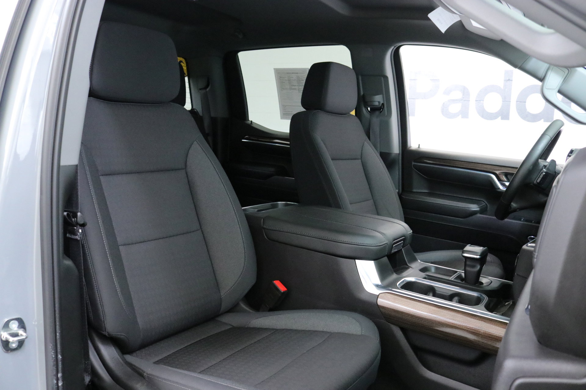 Used 2024 Chevrolet Silverado 1500 LT Trail Boss w/ LPO, Dark Essentials Package image 28