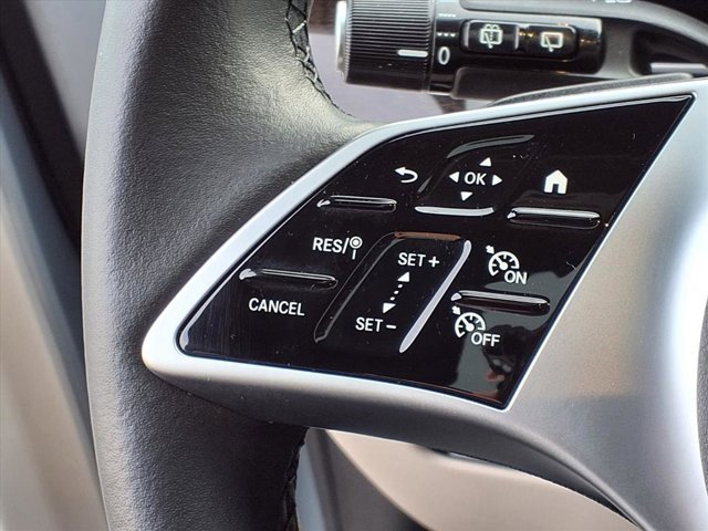 Used 2025 Mercedes-Benz GLC 300 image 9