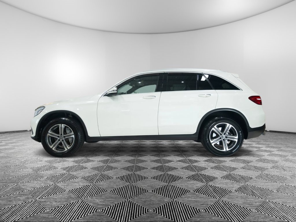 Used 2018 Mercedes-Benz GLC 300 4MATIC image 2