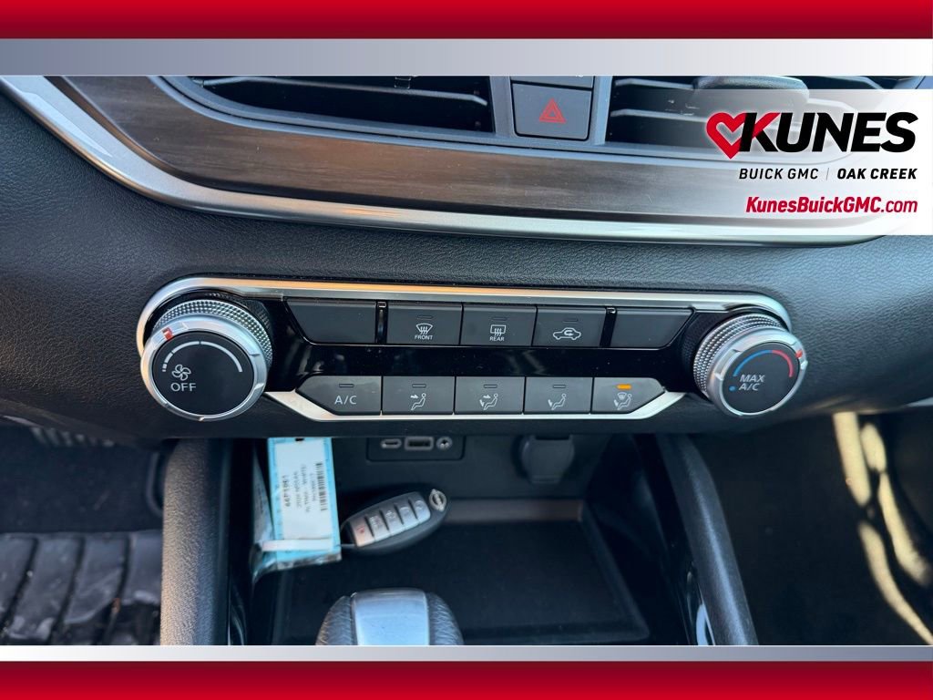 Used 2024 Nissan Altima 2.5 SV image 16