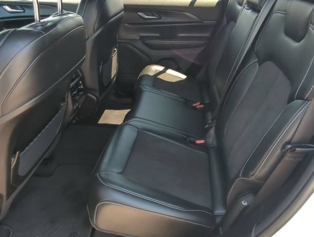 Used 2023 Jeep Grand Cherokee Altitude AWD/4WD image 21