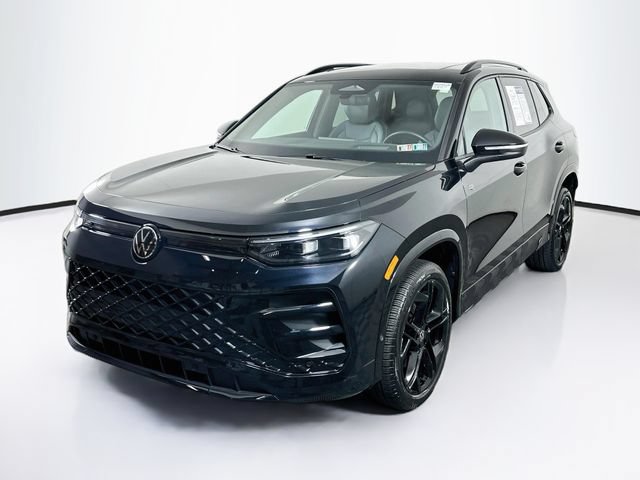 Certified 2025 Volkswagen Tiguan SE R-Line AWD/4WD image 4
