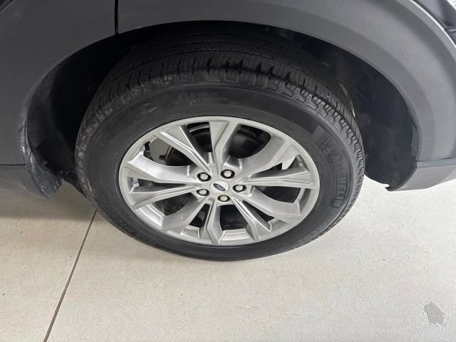 Used 2023 Ford Explorer XLT w/ Equipment Group 202A AWD/4WD image 30
