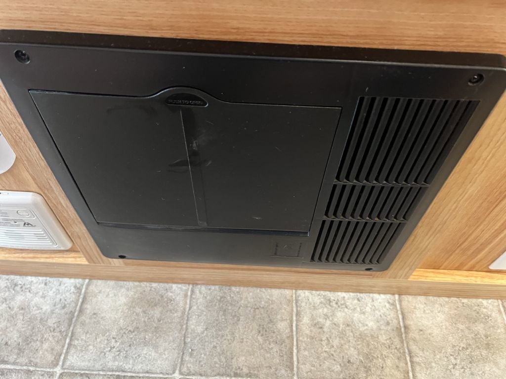 Used 2017 Ford E-450 and Econoline 450 Super Duty w/ Motorhome Prep Package image 6