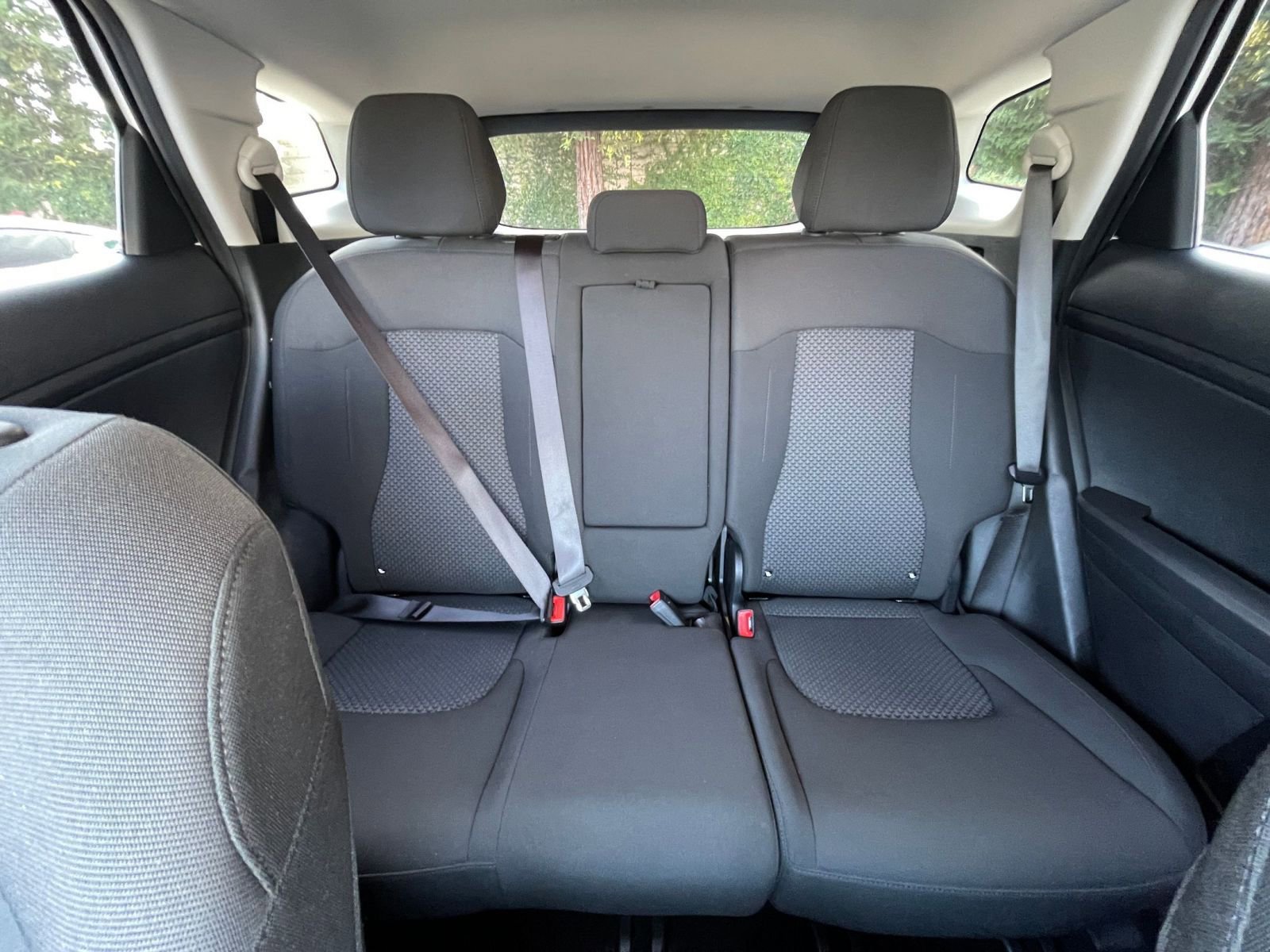 Used 2025 Kia Sportage LX image 37