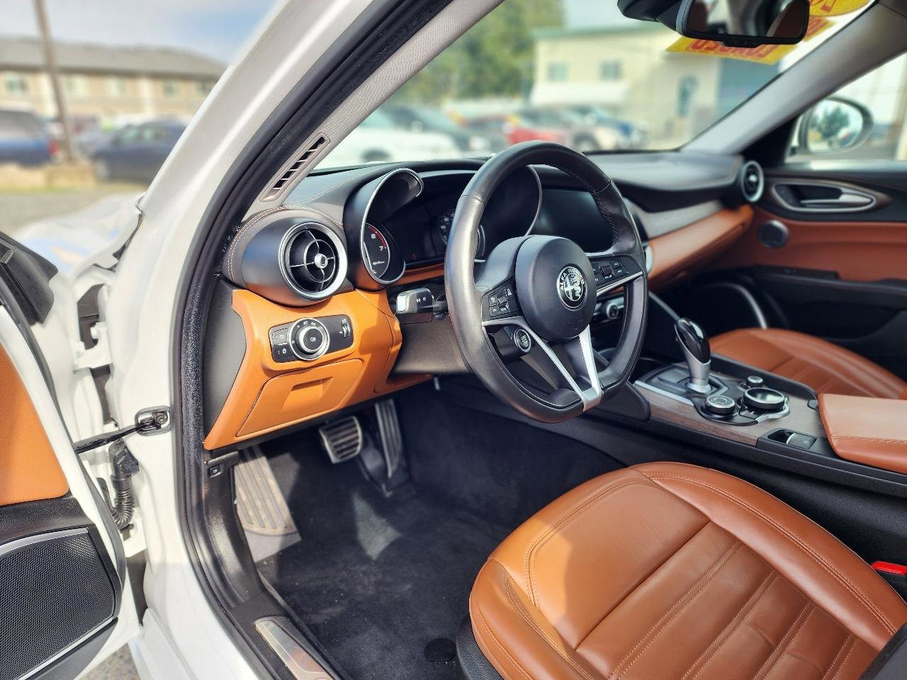 Used 2017 Alfa Romeo Giulia Ti w/ TI Lusso Package AWD/4WD image 13