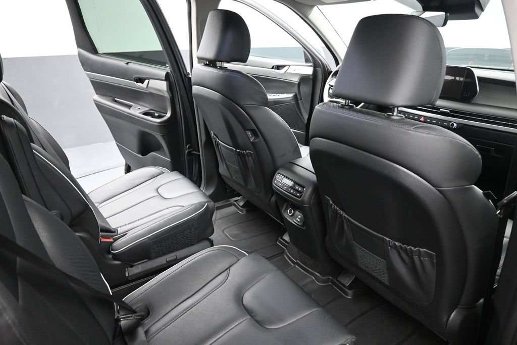 Used 2025 Hyundai Palisade SEL FWD image 13