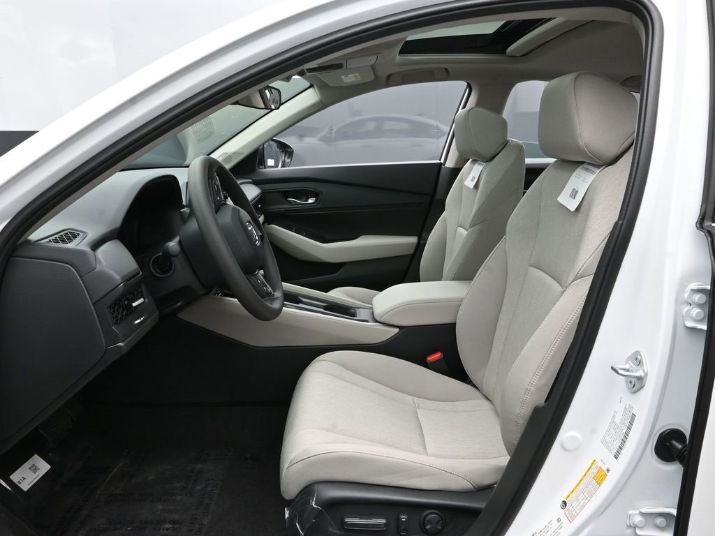 New 2025 Honda Accord SE image 32