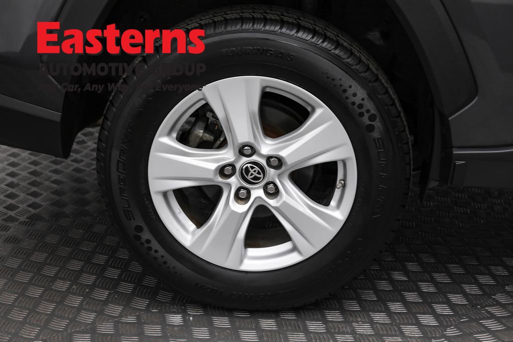 Used 2021 Toyota RAV4 LE image 30