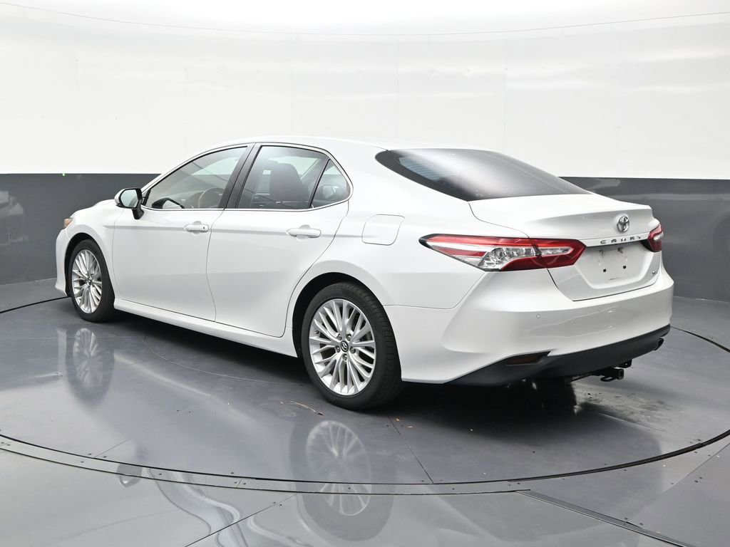 Used 2018 Toyota Camry XLE FWD image 3