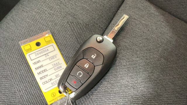 Used 2024 Chevrolet Trax RS w/ Driver Confidence Package FWD image 25