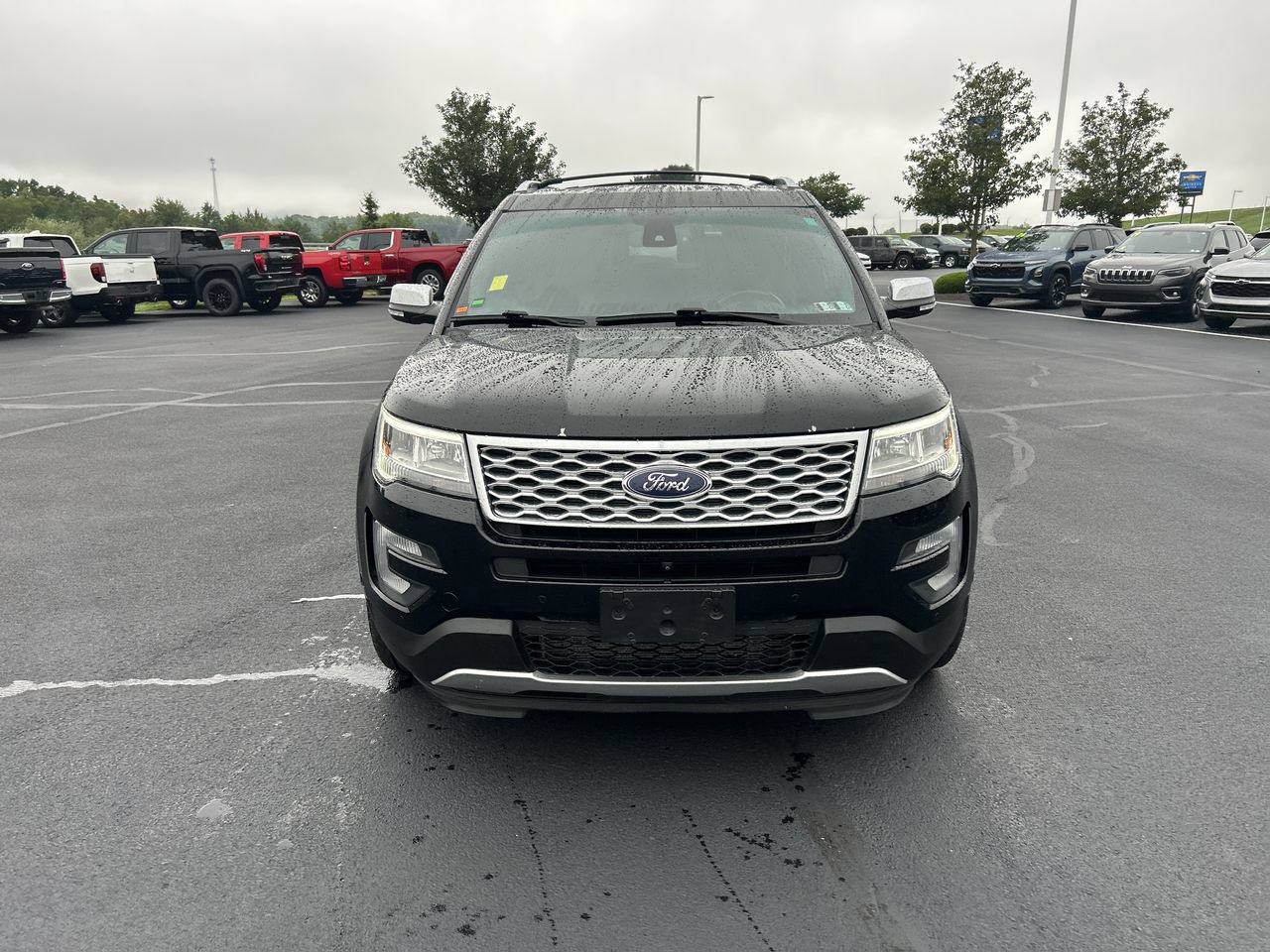 Used 2017 Ford Explorer Platinum AWD/4WD image 2
