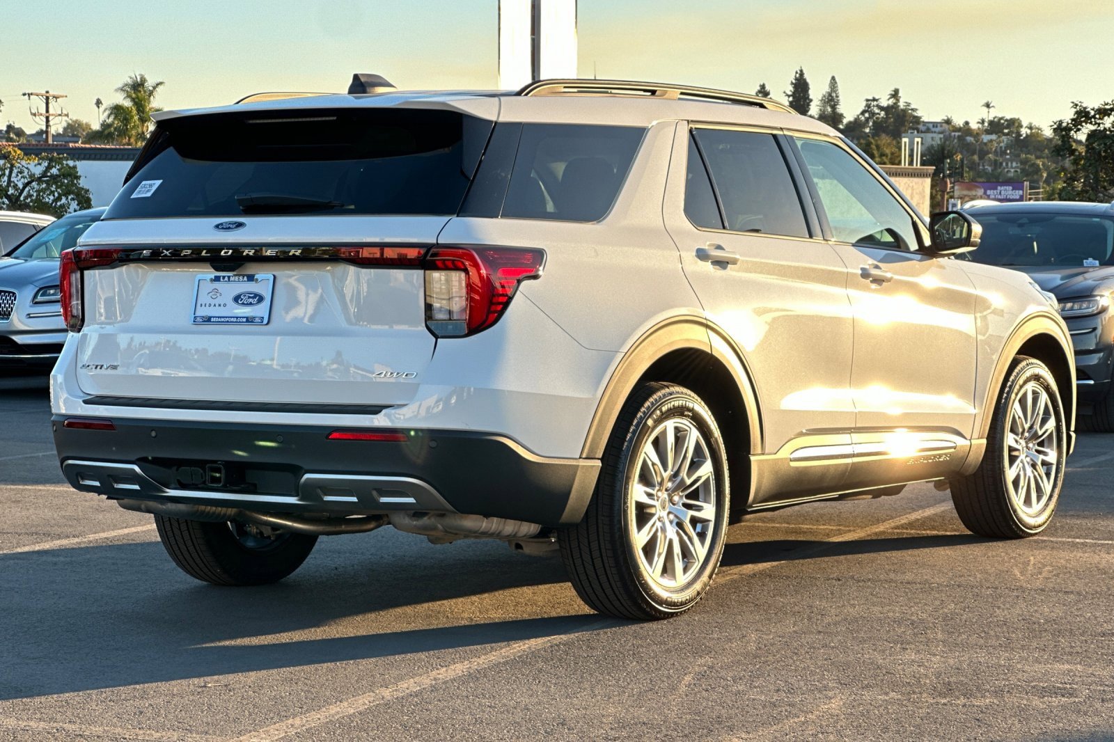 New 2025 Ford Explorer Active w/ Active Comfort Package image 3