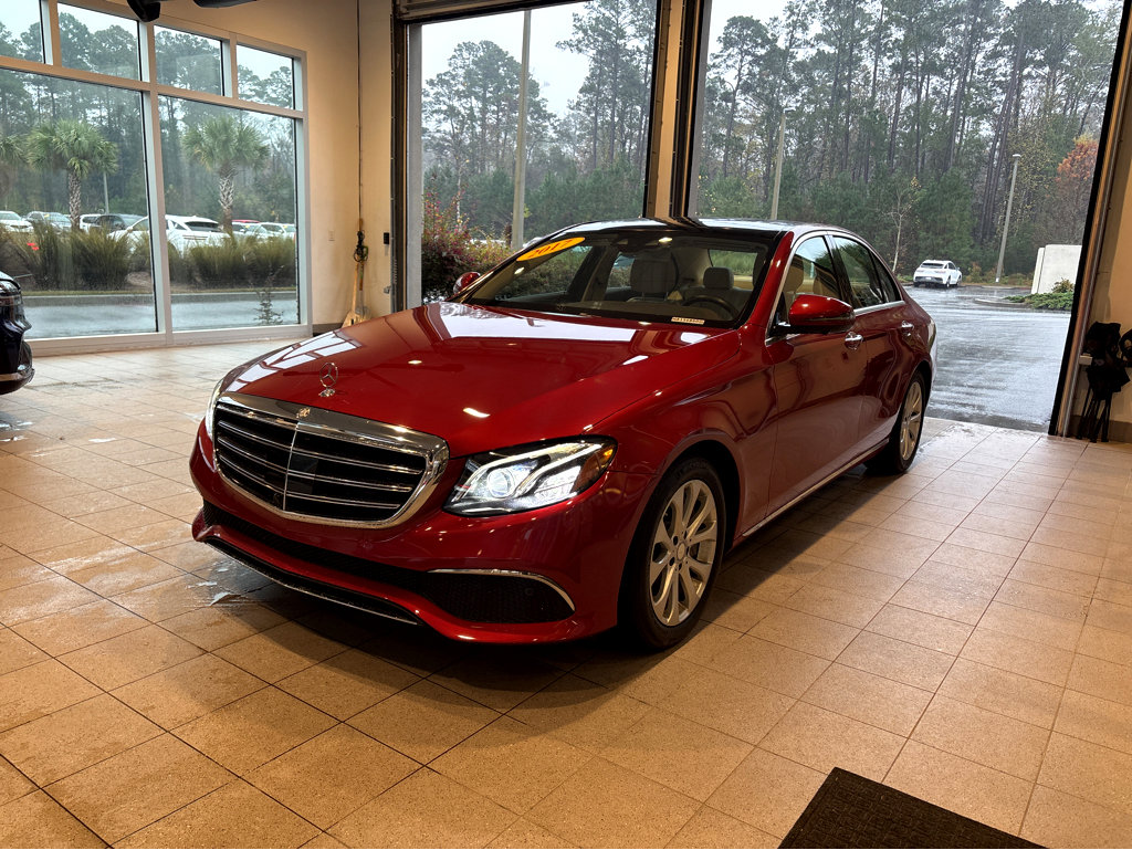 Used 2017 Mercedes-Benz E 300 4MATIC image 3