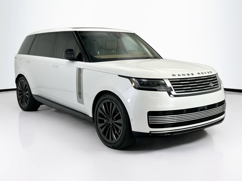 Used 2025 Land Rover Range Rover SV AWD/4WD image 3