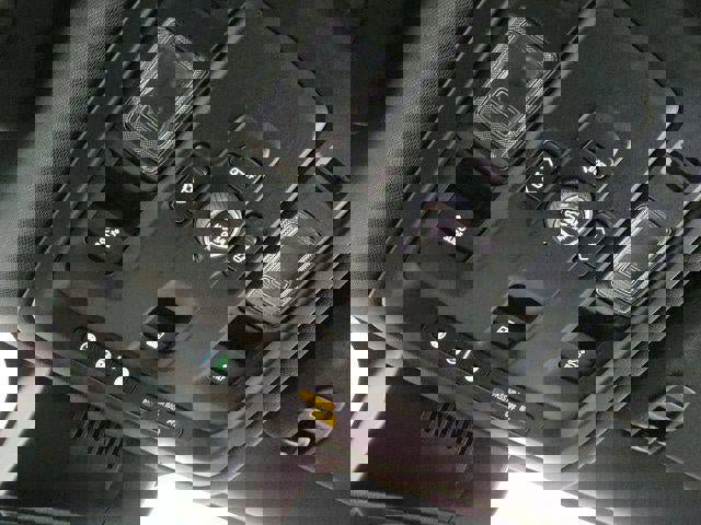 Used 2025 Chevrolet Suburban LT w/ Comfort Package image 31