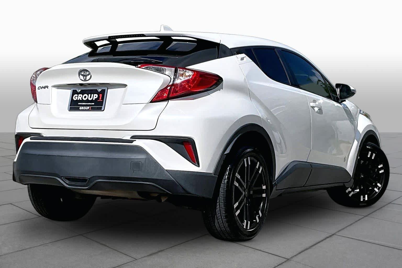 Used 2019 Toyota C-HR LE FWD image 13