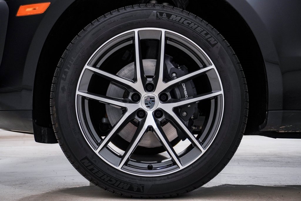 Certified 2025 Porsche Macan image 13