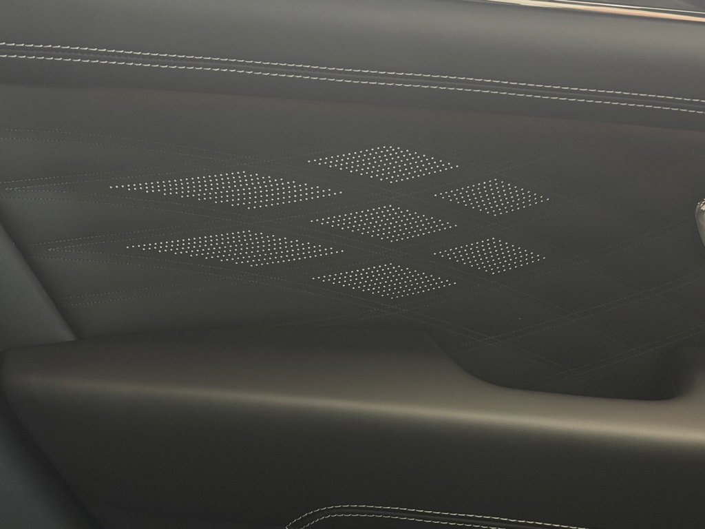 New 2025 Bentley Bentayga image 54