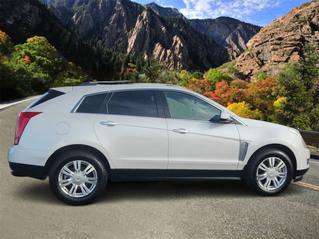 Used 2015 Cadillac SRX Luxury w/ Trailering Package image 2