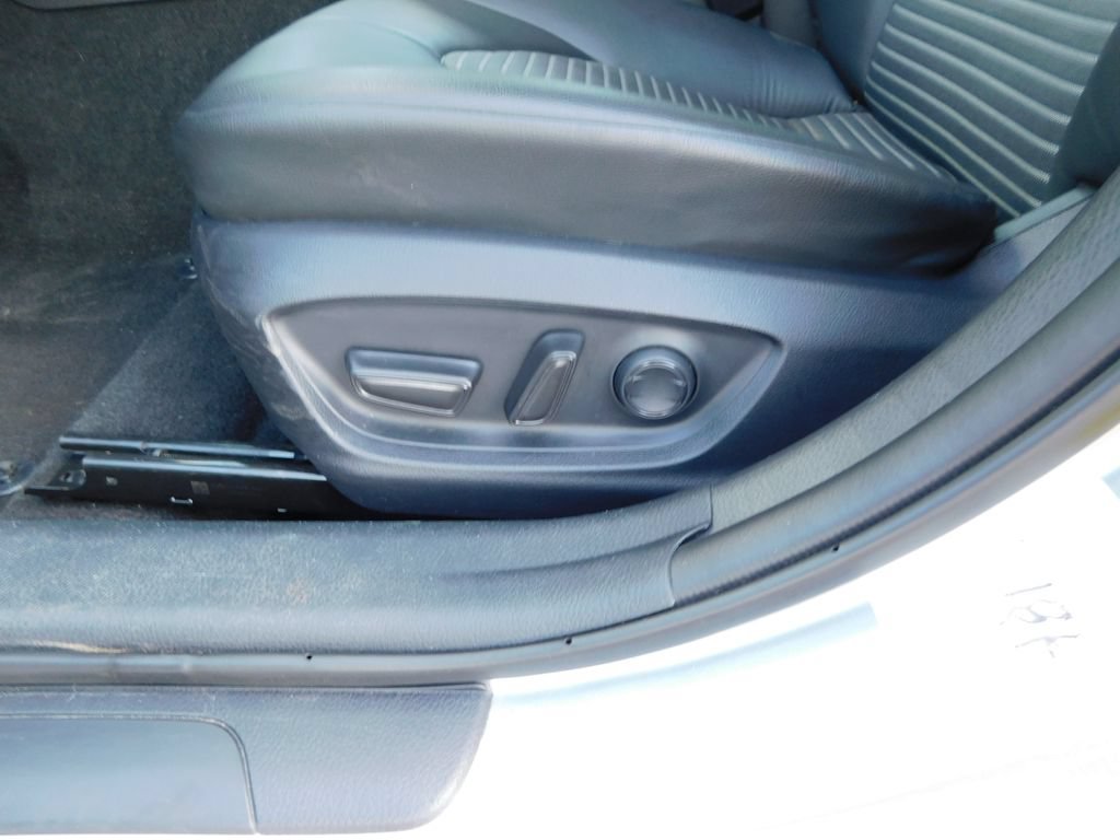 Used 2023 Toyota Camry SE FWD image 13