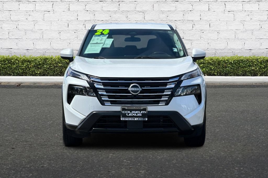 Used 2024 Nissan Rogue SV AWD/4WD image 9