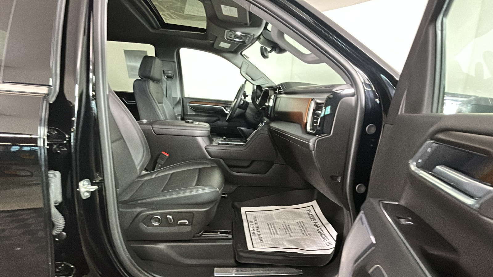 Used 2025 GMC Sierra 2500 Denali w/ Denali Reserve Package AWD/4WD image 35