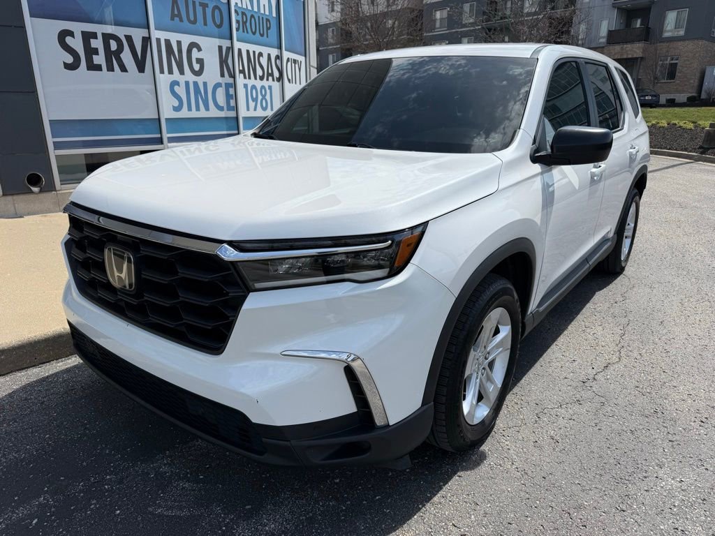 Used 2023 Honda Pilot LX image 10