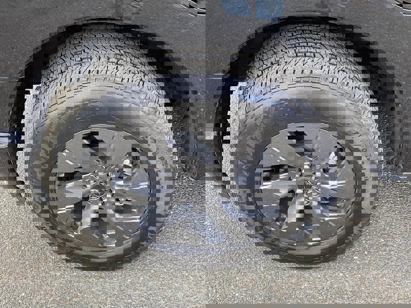 Used 2023 Ford F150 Lightning Lariat image 17