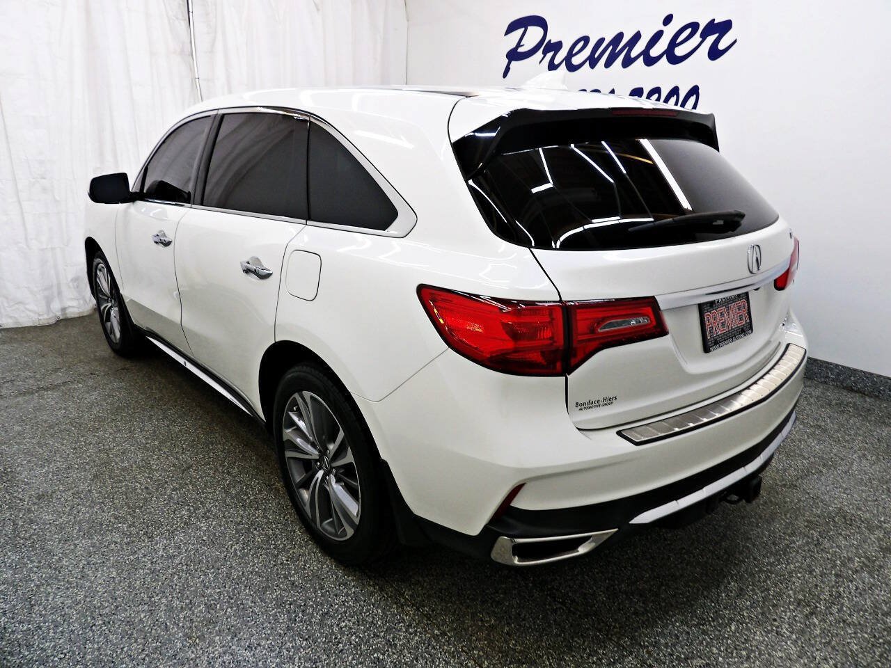 Used 2017 Acura MDX w/ Technology Package AWD/4WD image 4