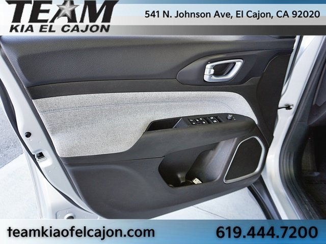 Used 2024 Jeep Compass Latitude image 22