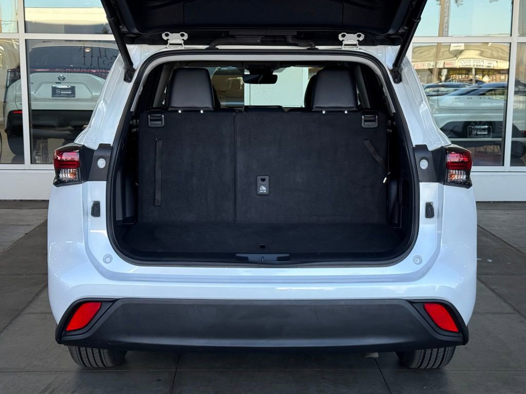 Certified 2023 Toyota Highlander XLE image 15